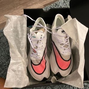 Nike Zoomx Vaporfly Next% MENS size 10.5